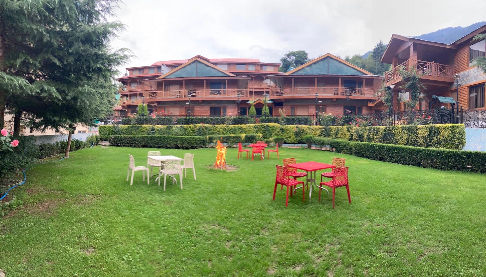 Hotel The North Wind In City Center, Manali Екстер'єр фото