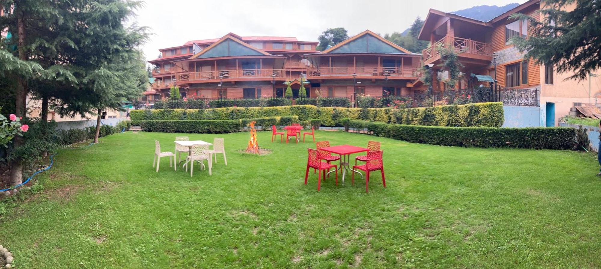 Hotel The North Wind In City Center, Manali Екстер'єр фото