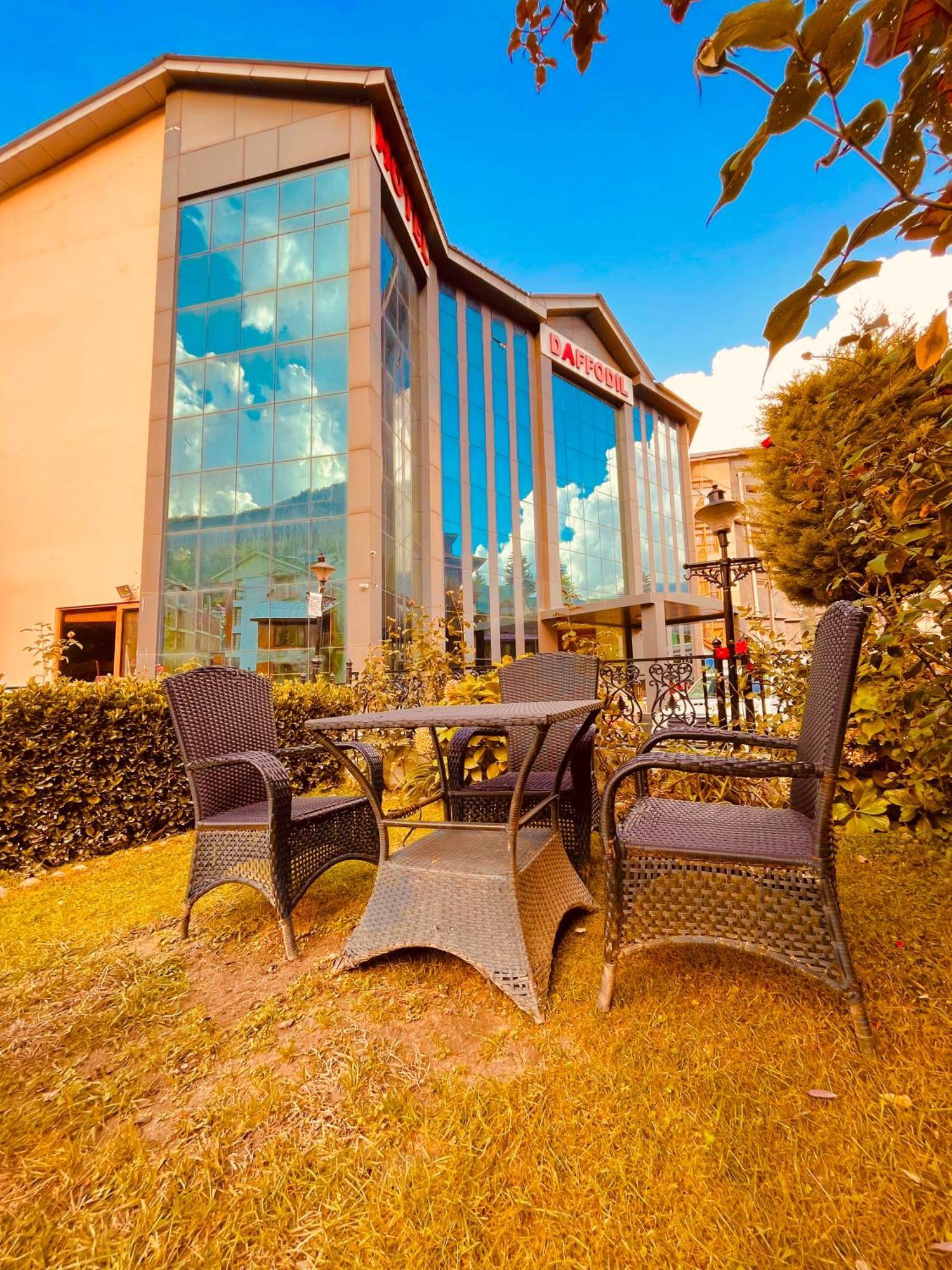 Hotel The North Wind In City Center, Manali Екстер'єр фото