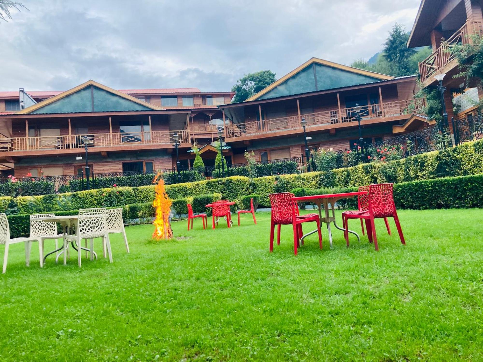 Hotel The North Wind In City Center, Manali Екстер'єр фото