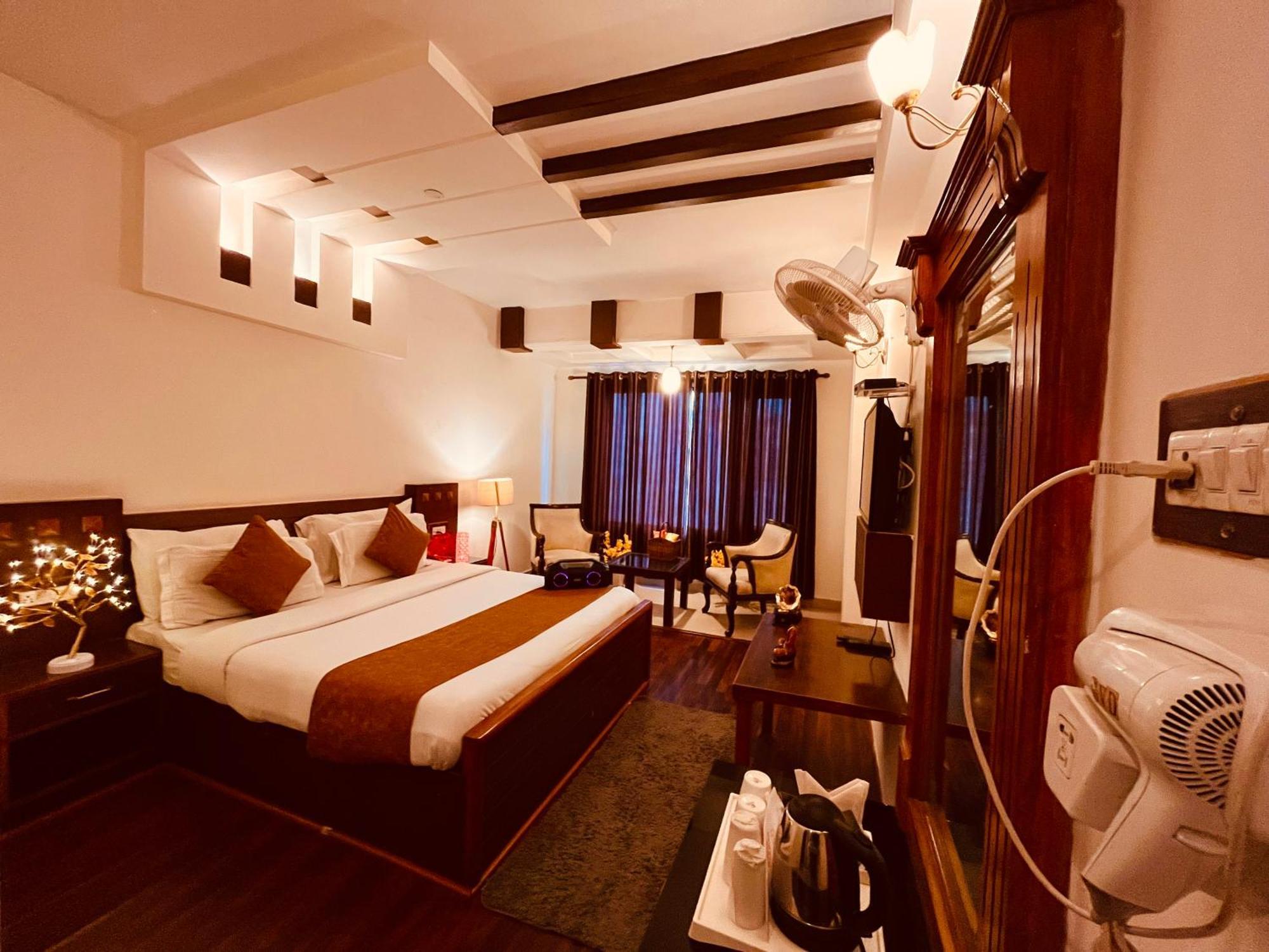 Hotel The North Wind In City Center, Manali Екстер'єр фото