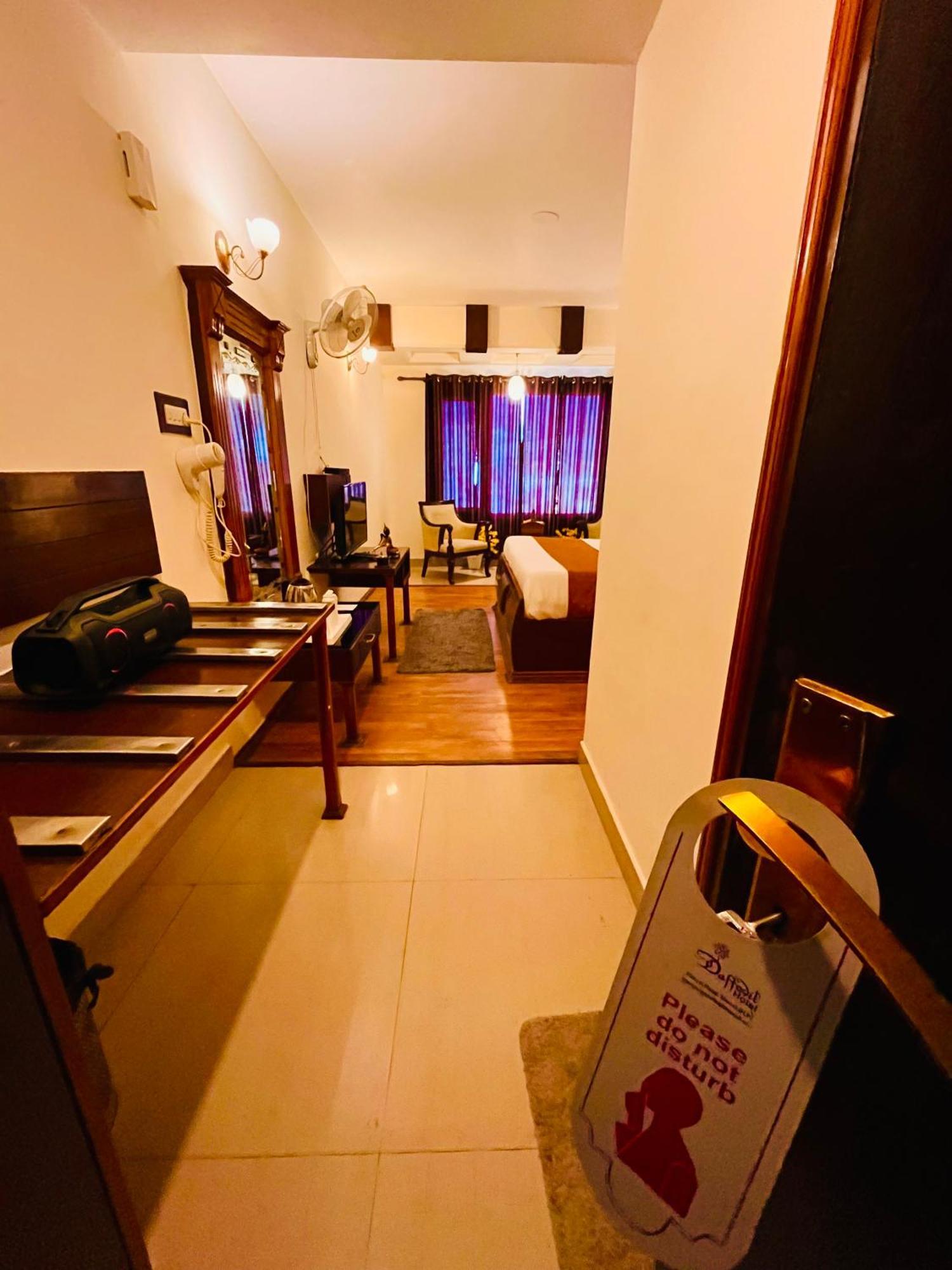 Hotel The North Wind In City Center, Manali Екстер'єр фото