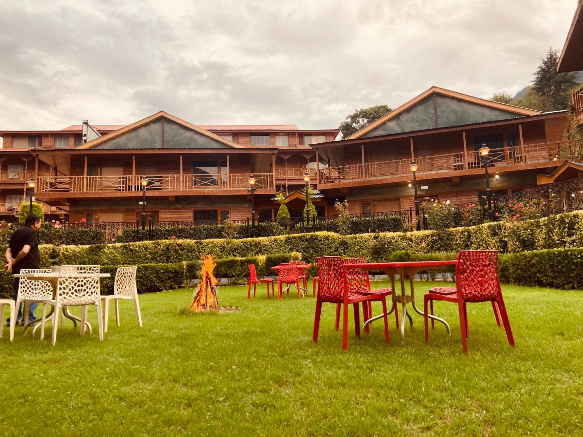 Hotel The North Wind In City Center, Manali Екстер'єр фото